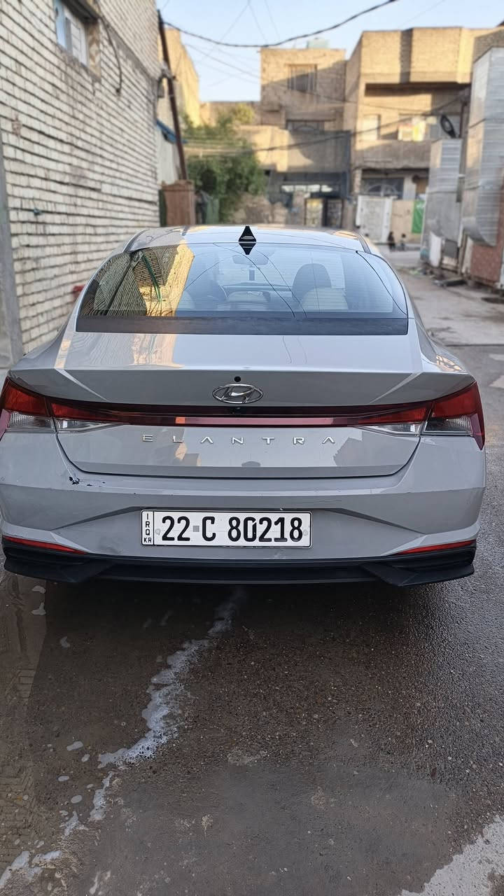 سلام عليكم النترا موديل 2021 وارد امريكي حادثها فقط بنيد وقطعتين كلير عنوانها بغداد الشعله ماشيه 6400 السياره نضيفه وخير من الله للاستفسار ***********
