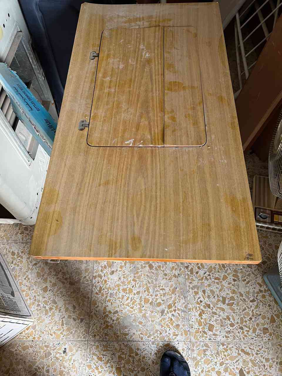 السلام عليكم
مكينة ام الفراشة صيني ام الصندوق مخزن
مع الماطور الكهربائي 
تشتغل نوعين الاول قايش بلقدمين
والثاني او كهربائي ماطور 
نظيفة جداً جداً استعمال بيت قليل
موقعها بغداد المنصور 
الشراي فقط يتواصل ***********
