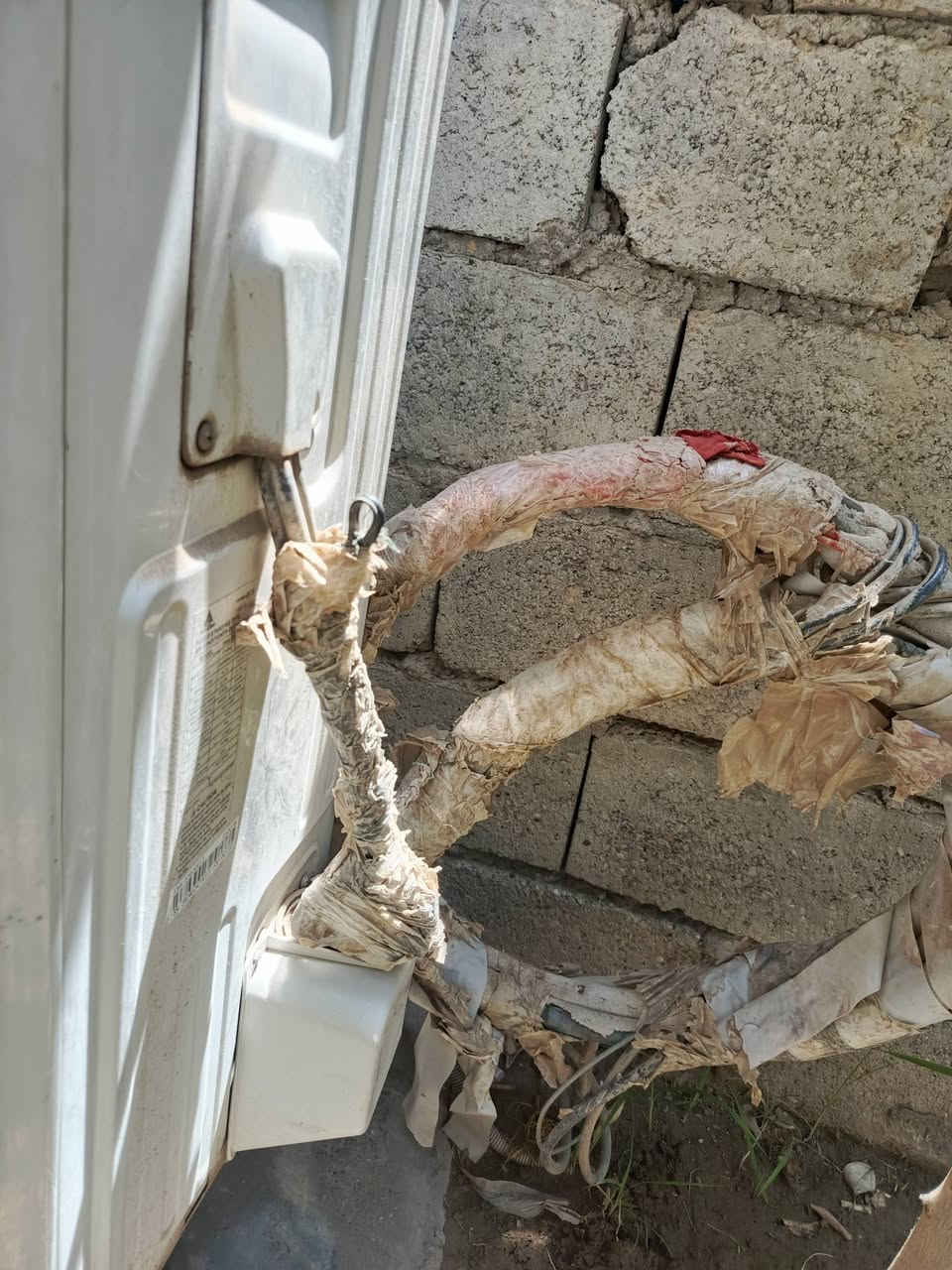 سبلت كنتول ثلاثه طن البروده مالته الثلج ما تقدر تقف قدام لا مفتوح لا ملعوب بيه على وضع الشركه وما مشتغل اصلا هوايه بس محتاجين عندنا مريض اللي يبيعه والله باسرع وقت الموقع تحويل الخالص قريه الغوالبه رقم التليفون ***********
