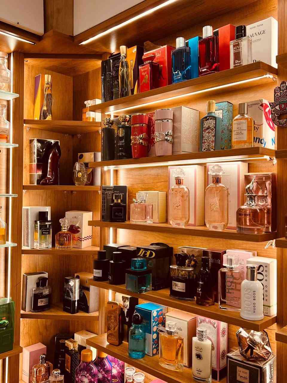 اذا محتاجين عطر حلو وثابت😍🫰
ماعليكم الا تنورونا 
تعالوا اليوم وعيشوا التجربه بنفسكم✔️
محلنا موجود داخل مدينة بسمايه - المجمع الترفيهي

للاستفسار راسلونا :
***********
