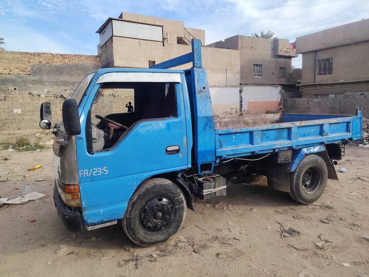 البيع ازوزه موديل 2002 قلاب بلادي رقم قاسيه اصفر مكفوله مكان بابل جبله *********** & ***********
