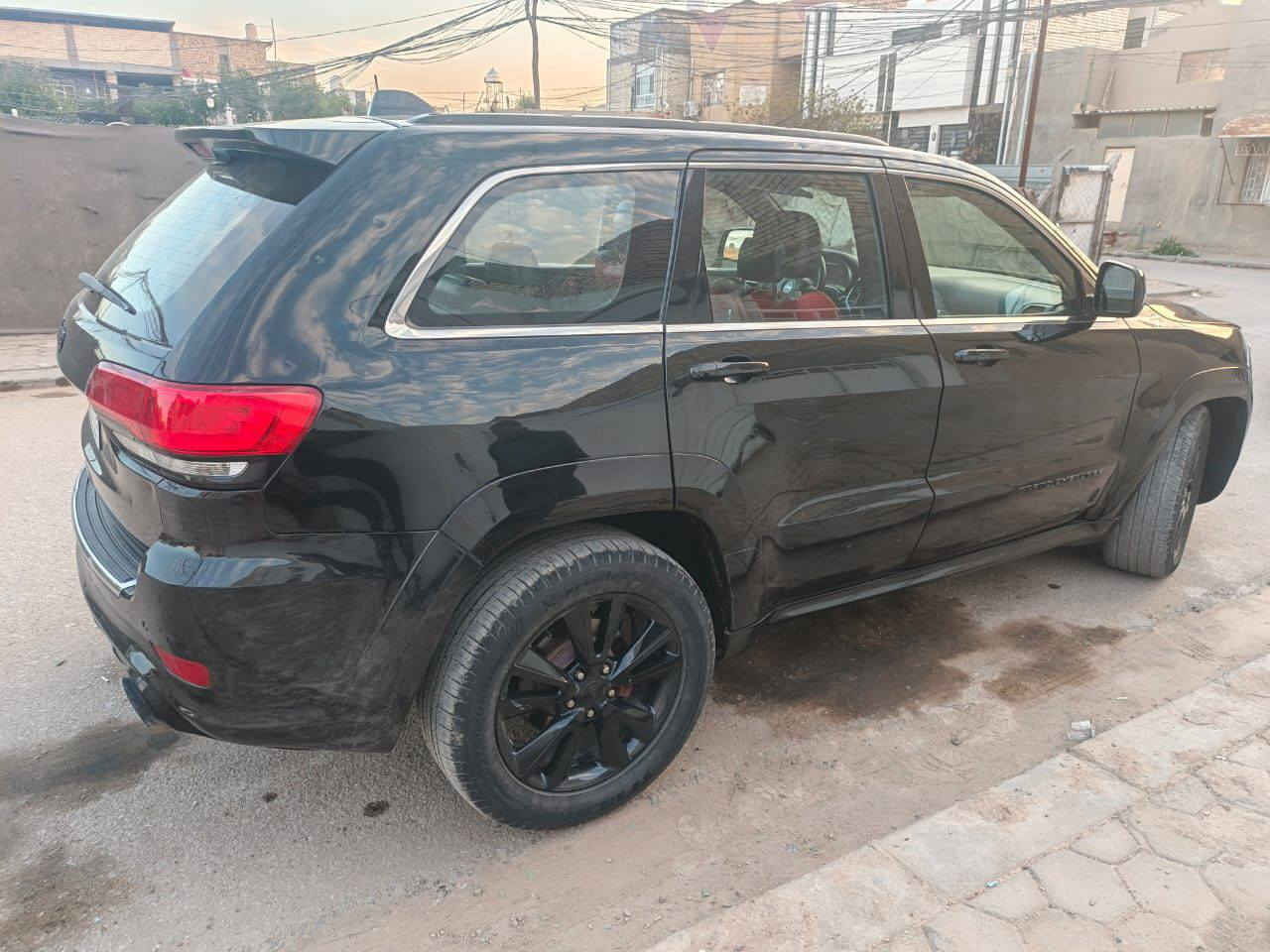 جيب شروكي م 2015 وارد امريكي لمتد فول مواصفات واحد عله واحد بيه 3 قطع صبغ فقط بدون دواخل
رقم بغداد بسمي السنويه السعر 155
المواصفات 
محرك 3600
فتحه بصمه 
مسنات جلد لونين
جنطه كهرباء
كامره حساس
لايت زنون
رقمي ***********
