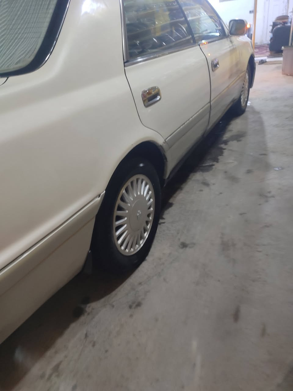 راس الثور فلات رقم كربلاء انكليزي سنويه لل2030
مكينه 3000فيشتين كصة قماره فقط حوض وشواصي كفاله 
لايت زنون سستم سماعات 
مظخم صوت كير ومكينه خير من الله حداديه حلوه السعر 85,وبيه مجال بسيط حك الجيه مكان السياره كوفه ناحية العباسيه *********** متواجد واتساب على هذا الرقم 
الموشراي يعبر المنشور ويدعينه بل الرزق
