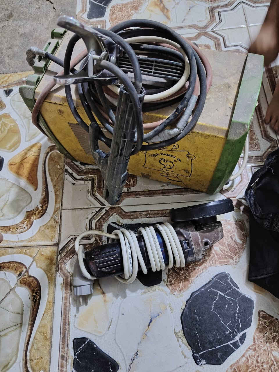 مكينة لحام دبل كارت وكوسره شرط الشغل ناصريه مركز السعر 75 بيهن مجال بسيط
***********
