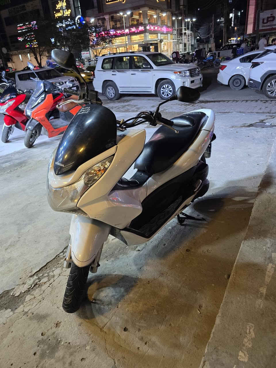 سلام عليكم دراجة pcx ياباني جيل اول للبيع دراجه بلادية مابيها نقص السعر 1500 وبيها مجال للشراي مكاني نهاية حي أور ***********
