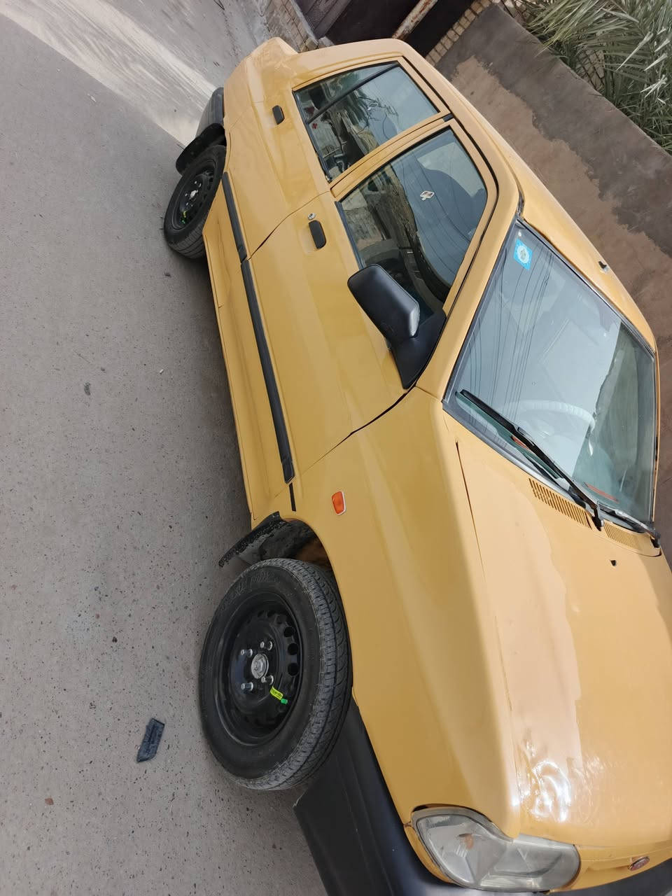 يا الله مرخصت الادمن المحترم
سايبا موديل ١٥ رقم انكليزي باسمي باجر اثبت الوحات 
مصفره هيئه وغرامه السياره كير مكينه جدد تخم تاير غرفه جديده شواصي نضاف كهربائيات شغاله بس البك لايت طافي 
الكشر شوفت السعر ٣٢ وبيه مجال العنوان بغداد الزعفرانية 
*********** وتساب خاص اتصال
