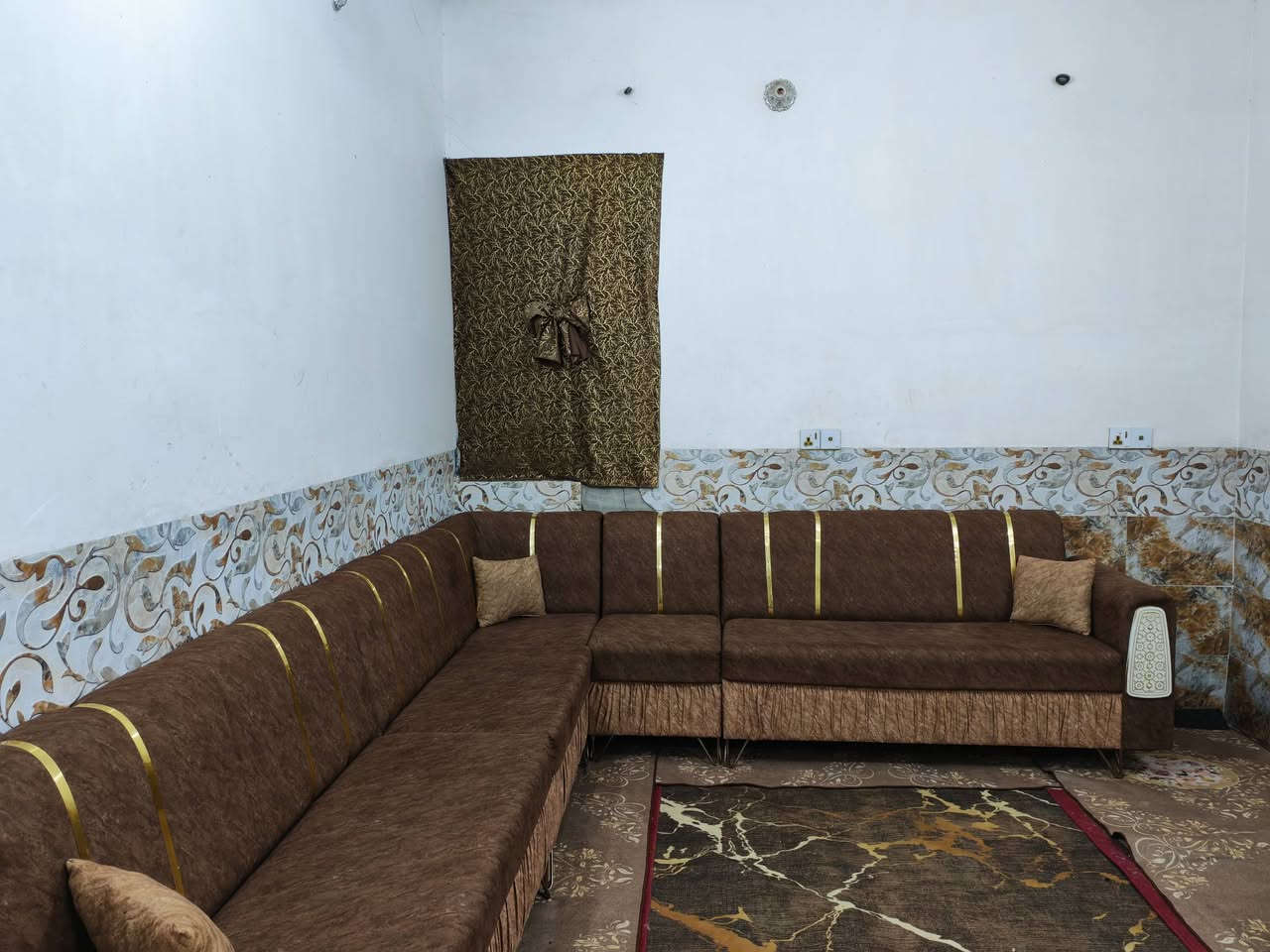 ديوان 10 مقاعد تسكام عراقي اخو الجديد سفنج ضغط عالي حيل نضيف مابي اي ضرر السعر 235 العنوان كربلاء بدايه الأمن الداخلي *********** يوجد توصيل داخل كربلاء
