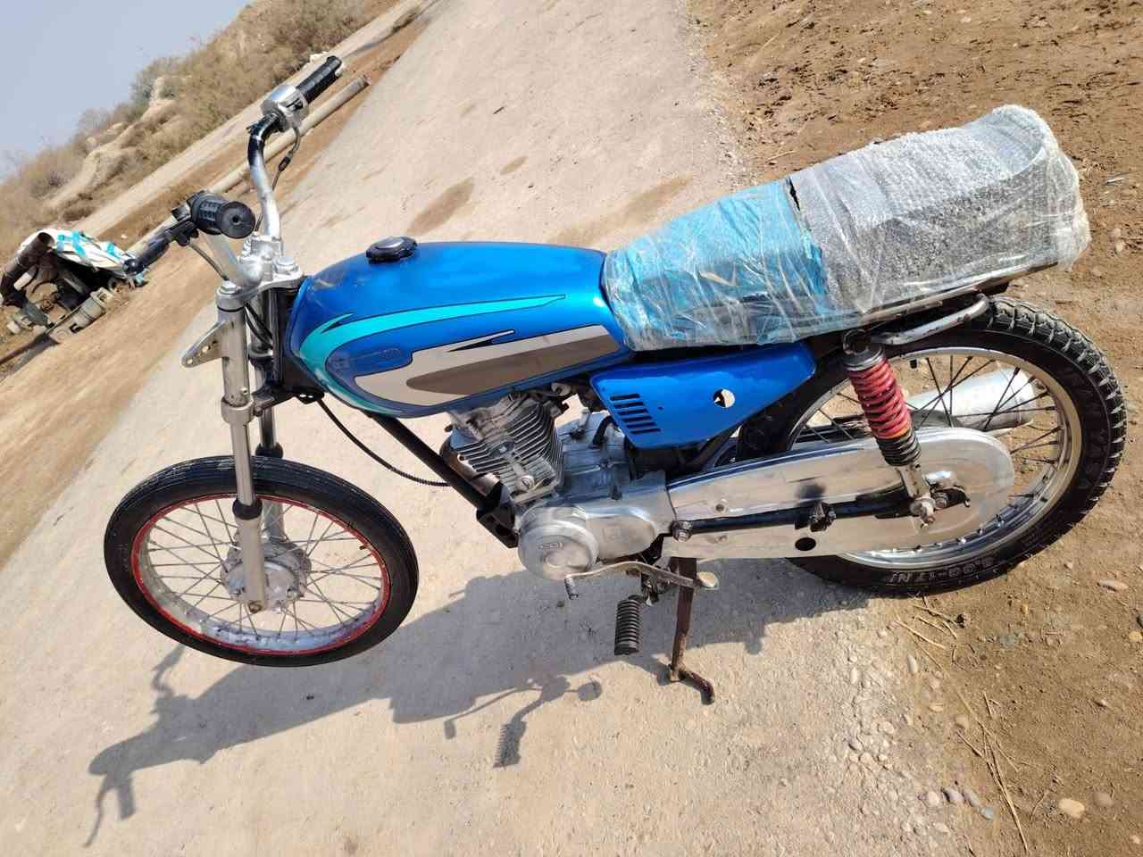 السلام علیکم دراجه للبيع كلك كلك كفاله عامه نامه اصلي السعر 300 وبيها مجال مكاني كحلاء رقمي ***********
