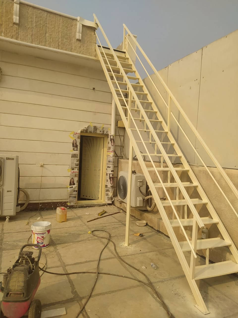 صباغ ابواب وشبابيك ***********
