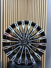 الاطارات ويل ليگزس  موجودة   حجم22  ٦براغى  موديل 2025  مال ليكزس مودي...