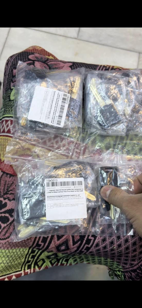 تشكيلة مفاتيح وبصمات وكفرات وبصمات كراج وسويچات العدد 286 راسلني ادزلك فيدواتهن وتفاصيل كاملة والسعر جداً مناسب للتواصل ***********
