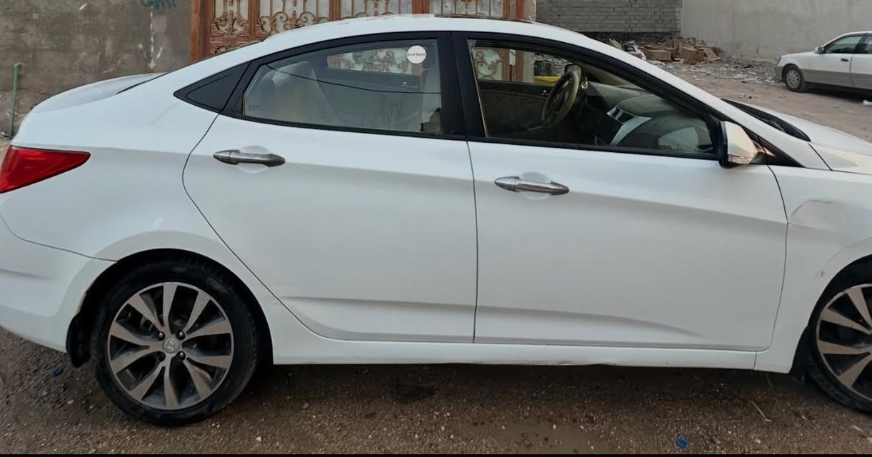 سلام عليكم للبيع 
اكسنت 2014 خليجي بدون ضربه 
محرك 1600 مامفتوح 
سياره فتحه تنته فول موصفات
شاشه لمس بلوتوث 
سماعات ومضخم صوت✅
كامره خلفيه
لايت زنون عالي وناصي وبلوجكترات
باتري جديد شاده
سبير بيها كامل
سياره بصره وباسمي
ورقمها انكليزي جديد 
فقط بيها بارد بسيط كد شبر بمكانين من تجي اشوفهم الك
العنوان البصره نضران 
***********
السعر 102$ وبيها مجال بسيط من تجي تشوفها
