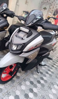 🚨 للبيع دراجة نارية 🚨 🏍️ النوع: زت ار لون ابيض  📅 الموديل: 25 📍 الممشى...