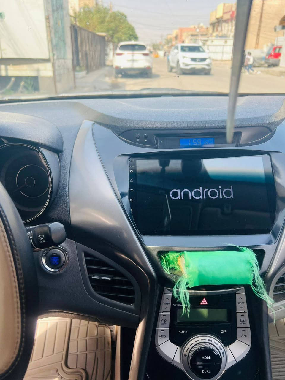 السلام عليكم
النترا موديل 2012 خليجي
اللون رصاصي سلفر
رقم بغداد أنكليزي
بصمة وفتحة سقف
مكينة 1800 دوش
شاشة وكامرة وتحكم جهتين
وتبريد بيانو
اشاير بالمري
حساس خلفي
تخم تاير جديد
ومنظومة مال تبريد جديدة
باب الصدر مصبوغ والصندوق فقط جوة الرقم 
تفاصيل اكثر موجود السونار بالمنشور
السعر 113$ وبيها مجال قليل
مكان السيارة 
العبارة بعقوبه
‭***********
