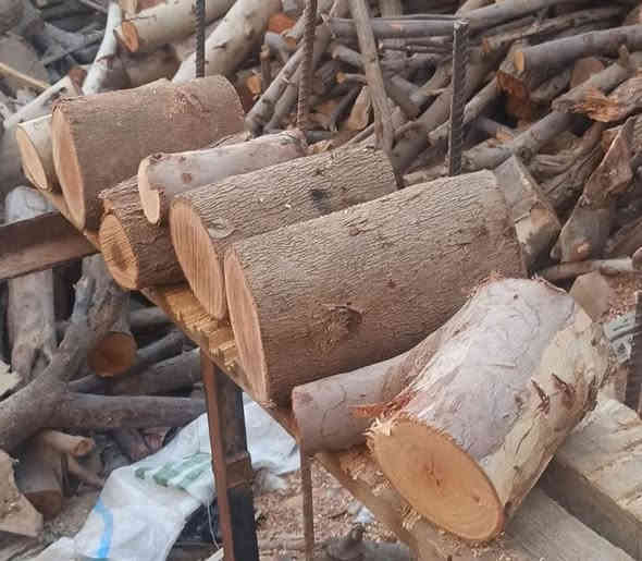 #متاح_حطب_للبيع
#مستعدون_لتجهيز المطاعم والمقاهي بالحطب 
#البيع ع الوزن وكواني 
#موجود كصه مال جاي او شوايات شورما ينباع على الكواني 
موجود توصيل داخل كربلاء
العنوان كربلاء حي العامل 🌏
للاستفسار   ☎️
☎️ ***********📞
