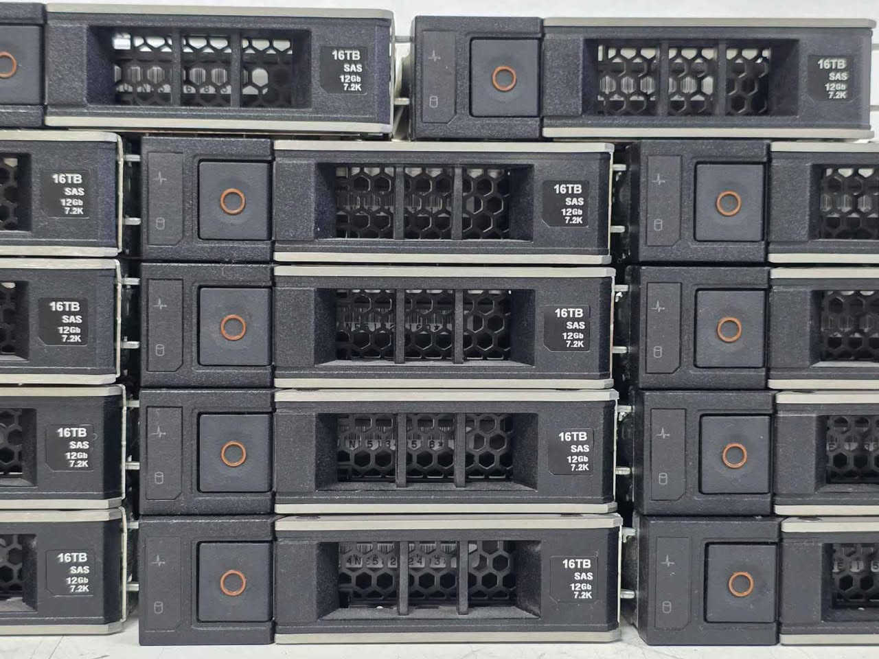 ⚡️Dell EMC 16 TB SAS HDD 3.5"
▪︎12Gbps | 7.2k RPM
▪︎Tested , Health 💯
-------------------------------------
📍Sharjah - UAE
📩 WhatsApp: +971545236071 الشارقة, الإمارات العربية المتحدة


**إذا كنت صاحب هذا الإعلان وتريد حذفه لأي سبب، رجاءا أرسل رسالة إلى الدعم الفني**