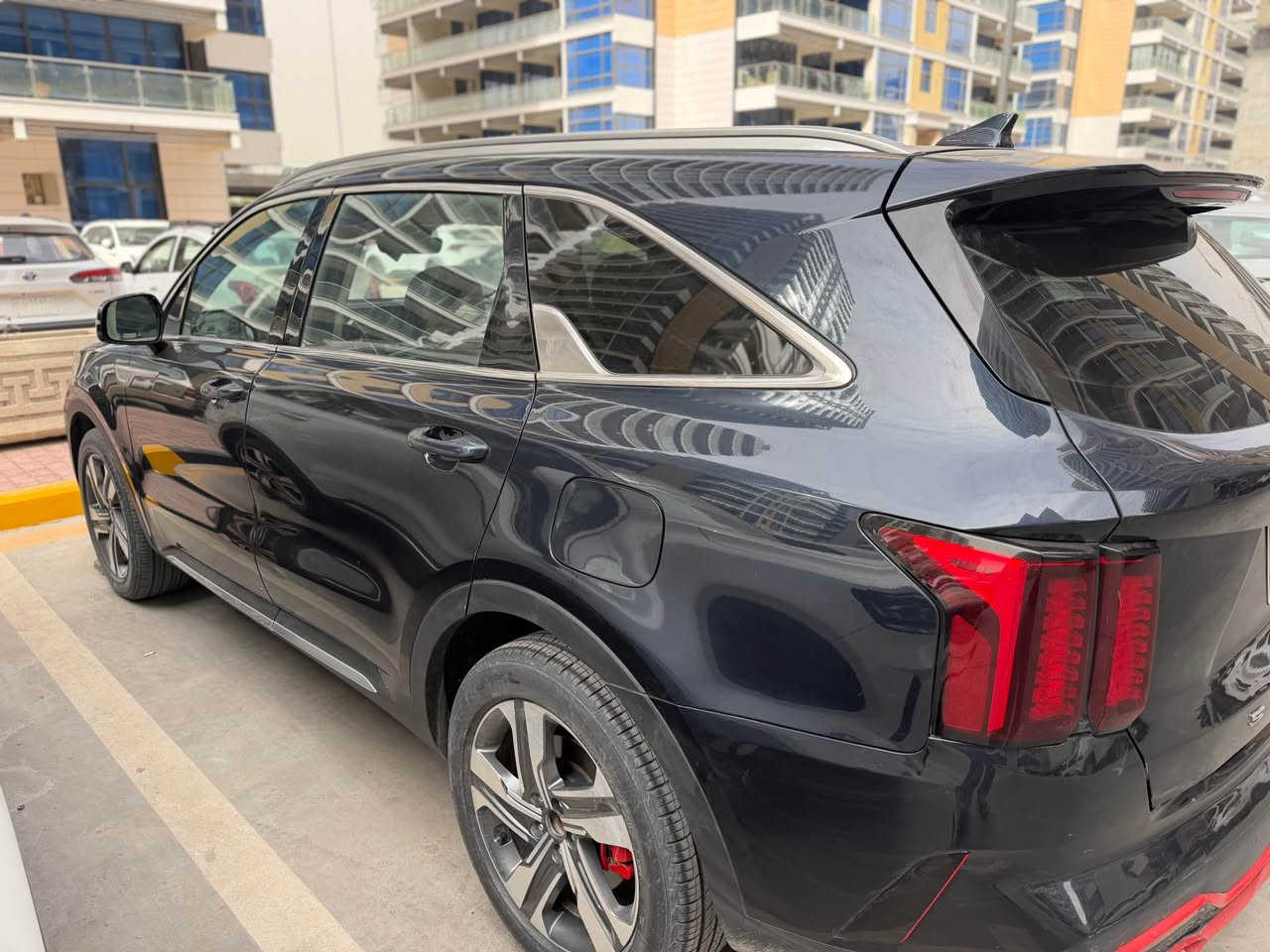 ( بيع سريع بسعر 210 قفل بدون تفاوض )
كفاله عااامه بدون اي حادث السياره اجت بدون الدعاميه من امريكه فقط صورها موجوده وفيديو على الواتساب 
بدون صبغ بدون تبديل بدون فتح بدون بارد 
كيا سورنتو 2021 فووول بانوراما كراسي 
كهرباء صندوك كهرباء جلد وتدفئة كير ماوس تشغيل عن بعد بصمه 7 راكب
السياره 4 سلندر هايبرد وبانزين صاروخ 
السياره جديده بكل معاني الكلمه ماشيه 45 الف لون السياره مميز حبري مو اسود 
رقمها بغداد باسمي عنواني المنصور 
*********** بغداد, العراق
