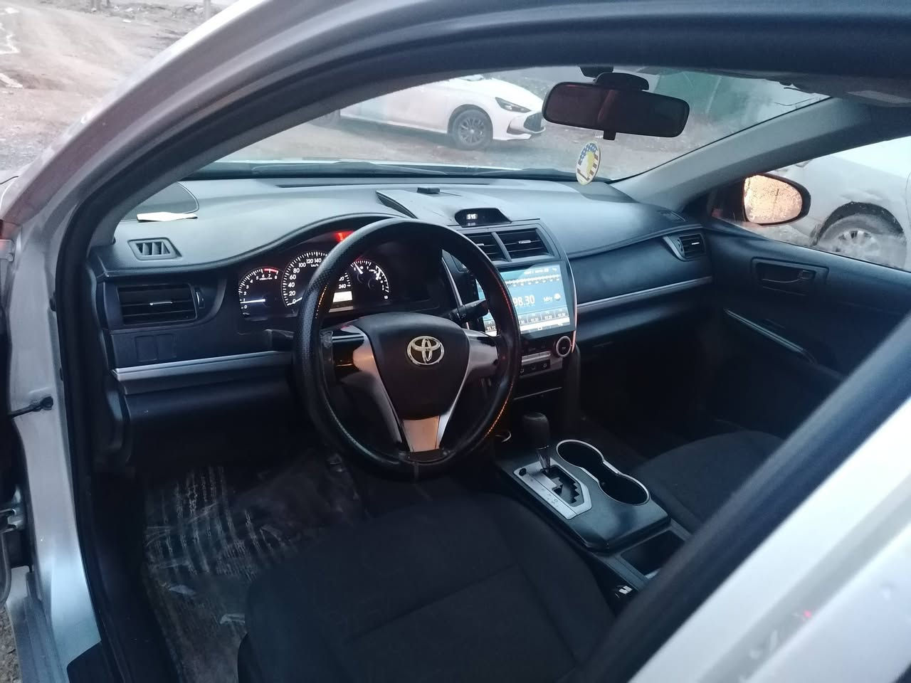 سلاوهاوریان ئەمسەیارەیە بۆفروشتن کامری دوبە نەموسە نەبراوە واتا ساغە سیبارجەی بویاسەیارەکەغە بیناوکرتن مودیلی2014کیر توماتیک عادی ئیکویە  ئاوینە کارەبا سەیارەکە زور بیمەسرەفە شوین سلیمانی سعر 70 کەلاومەعامەلی برایەنە ***********
