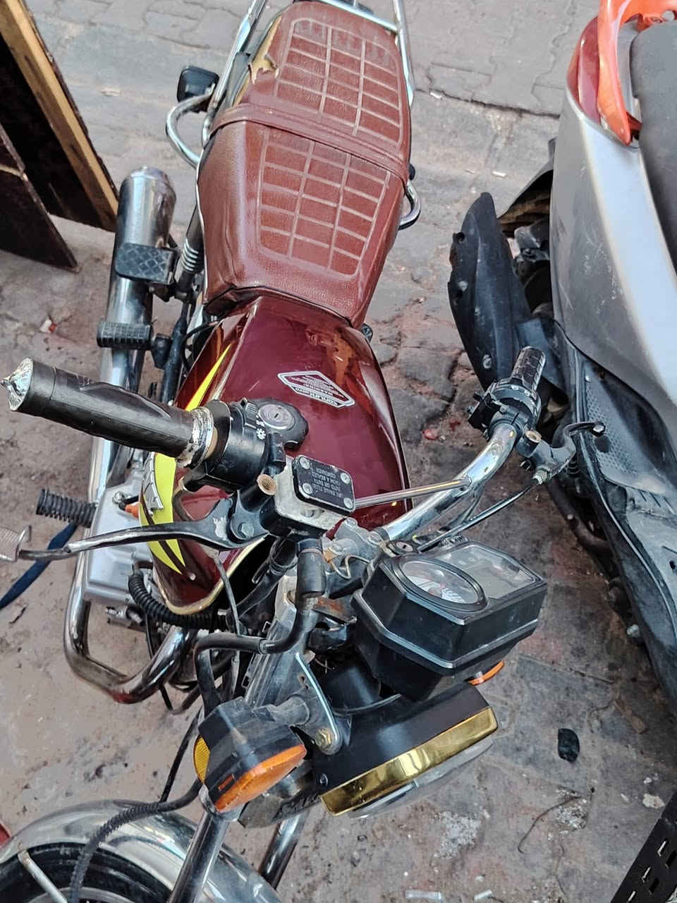 دراجه 5 كير موديل 21 دراجه نضيفه 375 وبيهة مجال قليل منطقه الحريه اتصال  ***********
