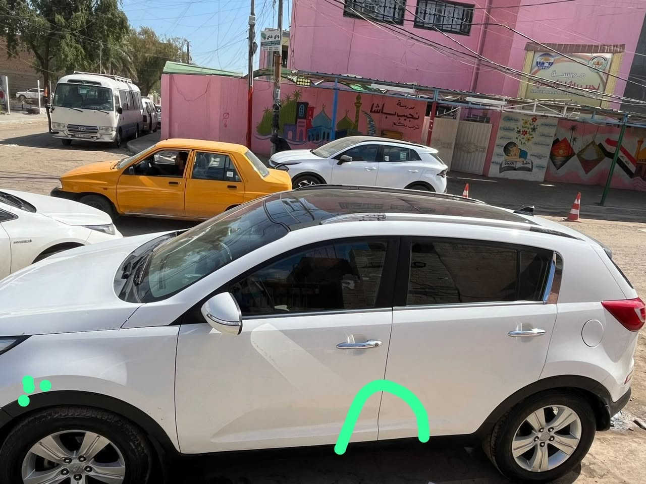 السلام عليكم سبورتج 2011 خليجي اللون ابيض ماشيه 150 الف كيلو تخم تايرات وصدر نظيف بيها صبغ مذكور بالصور السيارة بانوراما السيارة نظيفه السعر 138 $.وبيها مجال العنوان الطوبجي حي السلام للاستفسار او الاتصال *********** واتساب
