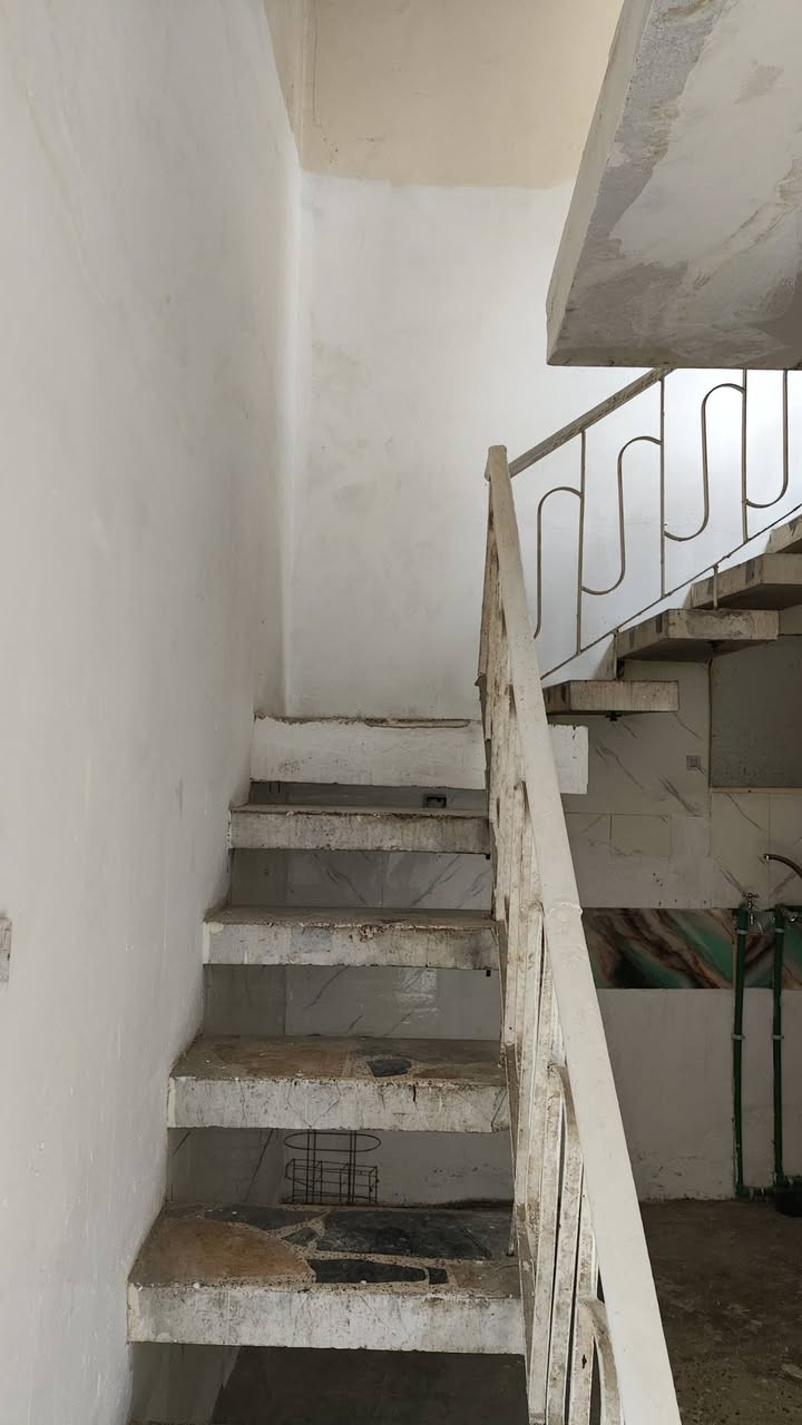 مشتمل للايجار ٨٠ متر. في المواصلات
صاله غرفه نوم واحده صيحات مطبخ ضمن الهول الحولي
طرمه كبيره.  ..... للاستفسار الاتصال ***********
يوجد واتس
