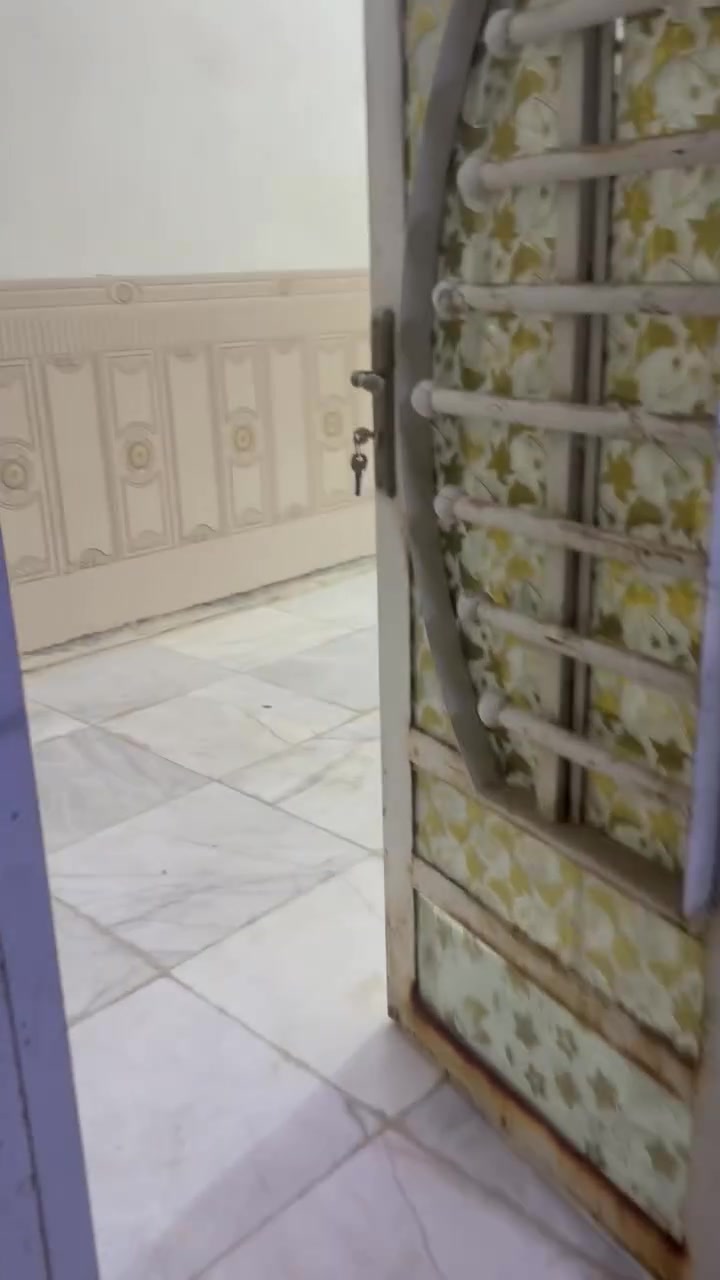 سلام عليكم بيت اليجار مساحه 150متر مكان حي زهراء قرب جامعت ميسان ***********
