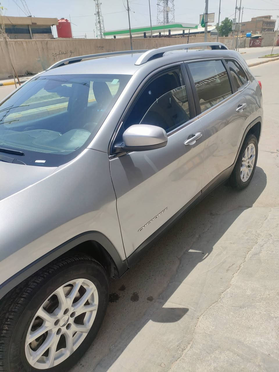 جيب بزون كلين بدون حادث رقم ميسان محرك 2400 كفالة من الصبغ والتبديل سيارة جاهزة تبريد تخم تاير حدادية
***********
  السعر 130
