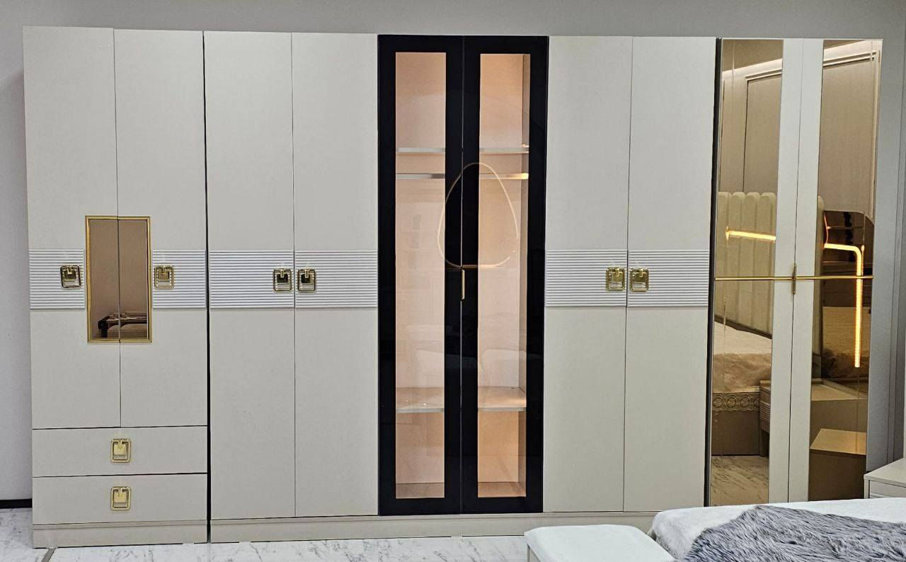 موديل توانا 

11 قطعه 
كنتور + 2 ملاحق 
كنتور 365 .c.m 
اناره داخل الكنتور 
ميز تواليت اناره 
سرير اناره داخل الدوشمه 

السعر. مليون و٨٠٠

يوجد توصيل جميع المحافظات للحجز 
*********** واتس اب
