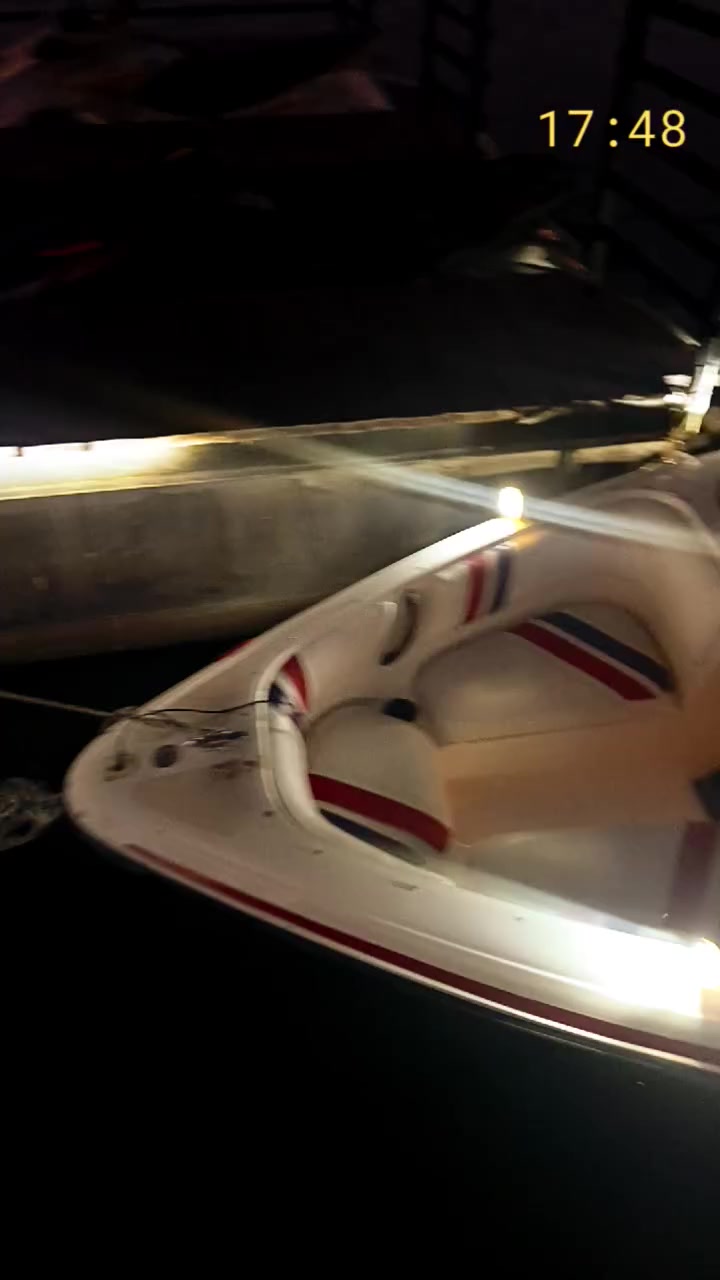 اسلام عليكم
زورق لبيع امريكي مكينه 250 امريكي 
زورق نضيف مثل ماموضح بل صوره 
صوت سستم كامل اناره كامل كهربائيات كامل عدد المقاعد ٥ ماعده المثلث ٣ مقاعد 
الاستفسار 
***********
