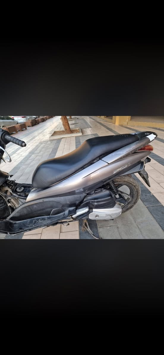 سلام عليكم دراجه بي سي اكس جيل الاول دراجه كامله امانت الله مالت رمبه الدراجه نقصهه بس لايت فقط دراجه حساسات شغاله الدراجه نضيفه امانت الله ورسوله سعره 
600محتاج فلوسه رقمي هاذ ‭٠٧٧٣ ٦٥٢ ٨٢٦٩‬
