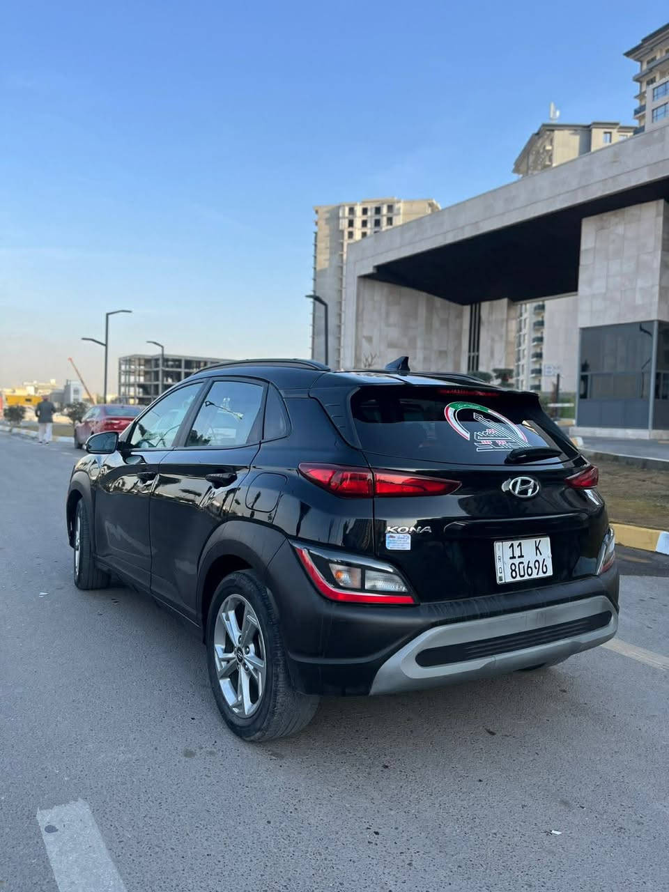 اسلام عليكم للبيع او مراوس. حسب. القناعه. هونداي كونا 2023. وارد امريكي. حادث بنيد طاير. من امريكا. بلتقرير تقرا تخريب.  صور الحادث موجوده  ويا الصور.    
 
محرك 2000. دوش. مكفول. من التبخير ولفتح وبانزين كله عادي. 
كير CVT. مكفول ومن الفتح هم مكفول. بلادي. 
 ماشيه.  100 الف كيل  
شواصي. + لغود + دواخل كلهن كفاله دكت جاكوج مابيها
مصبوغه. عام عده الجنطه.   

تبريد ثلج ❄️ 
تدفئة. 🔥 
صدر امامي وخلفي جديد.  
تايرات تخم. نضيفات. 
مواصفاته 

بصمه. تشغيل.  + بصمة ابواب. 
تشغيل. عن بعد. 
رادارات امامي. وخلفي. وصفاح. 
شاشه كارب بلاي. 
تحكمات.  
تشغيل واطفاء اوتو. 
ايرباك فقط برده طاك 
مكان السياره بغداد حي. الحسين. 
السعر. 120. وبيها مجال  بسيط. 
***********
