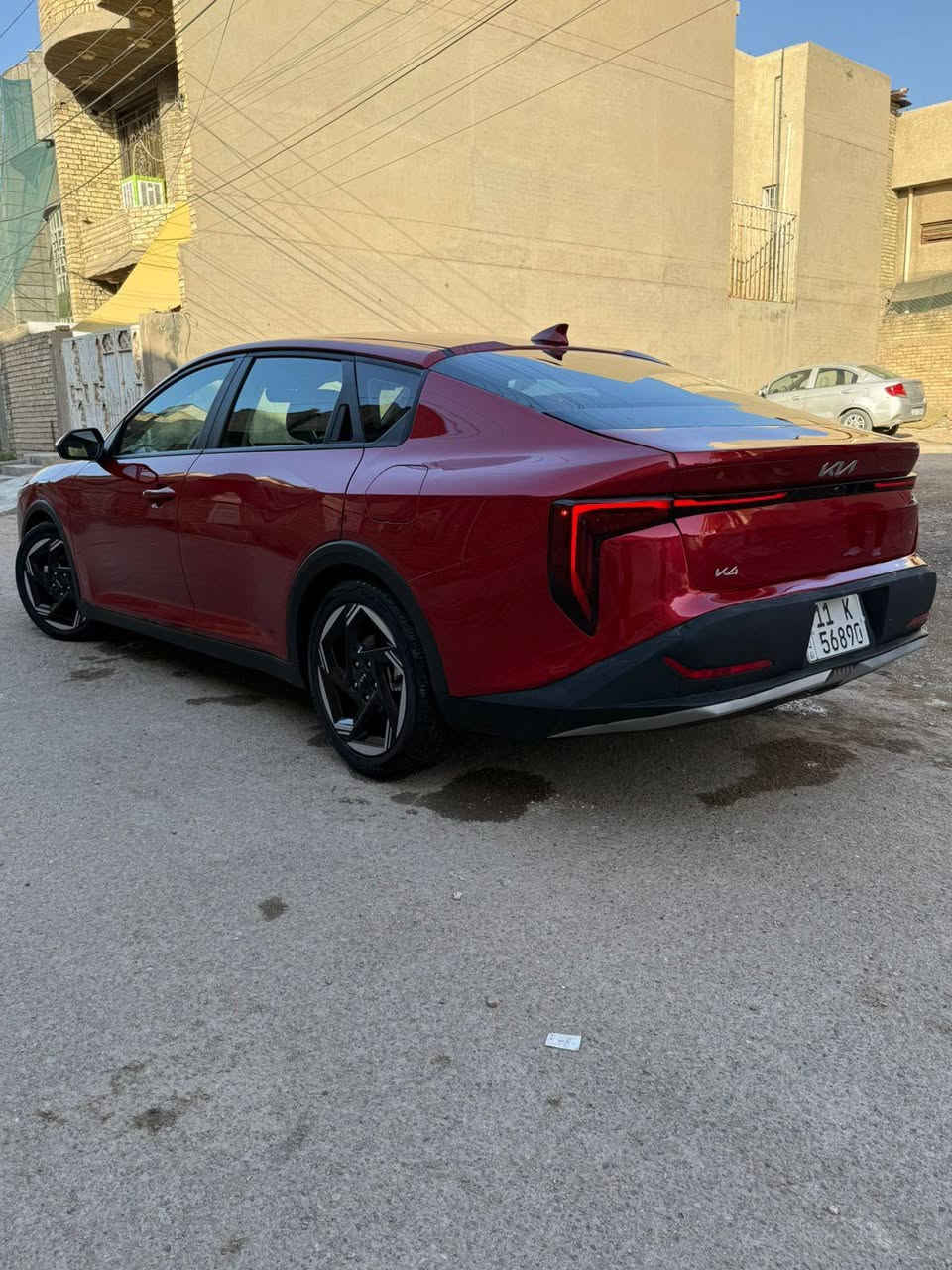 سلام عليكم السياره للبيع 🚘 

 موديل 2025 K4 لون ماروني ♥️ 🔥 
حادث السياره خلفي فقط جنطه مصبوغه ما مبدله 
ليبل واحد السياره 
مدوشمه ارضيه مغلفه حراري السياره كلها 
ماشيه 7 الف دخول جديد 
رقم بغداد جديد السياره جاهزه ومابيها نقص 

مكاني بغداد وهاذه رقمي 
للاستفسار ***********
