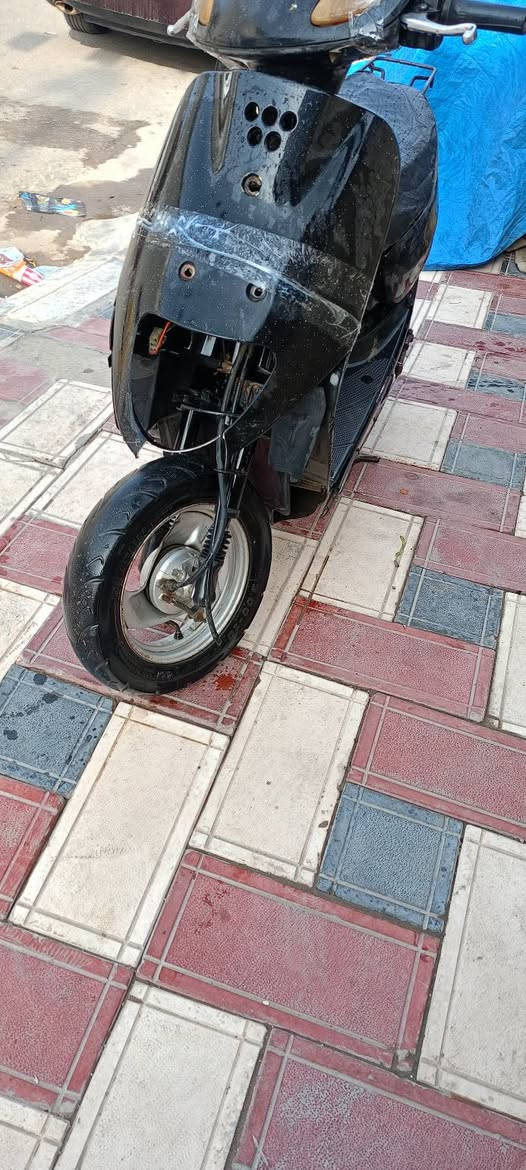 سلام عليكم منغولي للبيع مكينه ما تتوصف وعلي سريعه الدراجه طفت وحدي شغلتها بصيطه وعلي بس ما عرف شنو سببها مرات تشتغل وتطفي ابيعلك كوم حديد سعرها 100 و25 مستعجل على بيعتها هذا رقمي ***********
