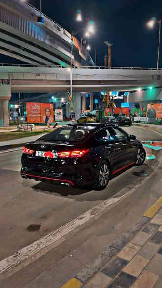 كيا أوبتيما 2016 SXL تيربو 🚀 فول مواصفات
المحرك:

 • 2000 تيربو

 • دبل كزوز

 • 3 طكات بانوراما

الكاميرات والحساسات:

 • 5 رادارات (أمامي + خلفي بالدعاميات)

 • 5 كاميرات شاملة

 • كاميرات جانبية بالمرايات

 • كاميرا خلفية

 • كاميرا علوية بالقمارة

 • 4 كاميرات 360°

 • حساسات أمامية + خلفية

 • بصمة حساسات خلفية

 • نقطة عمياء

 • تبريد قطعتين منفصل

 • كشنات جلد

 • داخلية قرميدي

 • كشنات كهرباء + تبريد + تدفئة + مساج

 • كشنات خزن (ميموري) 3 وضعيات

 • أوتو هولد

 • 3 وضعيات قيادة

 • بردات خلفية

 • دخول ذكي

 • بصمة أبواب

 • مرايات كهرباء شفط

 • جنطة ذكية تنفتح عن بُعد

 • الجام ذكي حساس للطوارئ (إذا شي قدام ينزل تلقائي)

الصوت والإضاءة:

 • سماعات Harman Kardon عدد 10 + 2 دمام أمامي وخلفي

 • لايت LED Dynamic دوّار مع الستيرن

الإطارات:

 • ويل 19 بلادي كروم

السلامة:

 • تحديد مسار

 • توقف تلقائي

 • مثبت سرعة ذكي مع رادار

 • شاشة أعطال

 • حساس ماء الزجاج

المسافة المقطوعة: 85,000 كم

⸻

الحالة:

 • صبغ: جاملغ + بنيد + جاملغ ثاني فقط رش

 • بدون دواخل

 • شواصي ولغود سليمة 100%
 السونار موجود بي تفاصيل كامله

⸻

السعر: 122$ – وبيهه مجال بسيط

📞 ***********

📍 الموقع: الدورة
