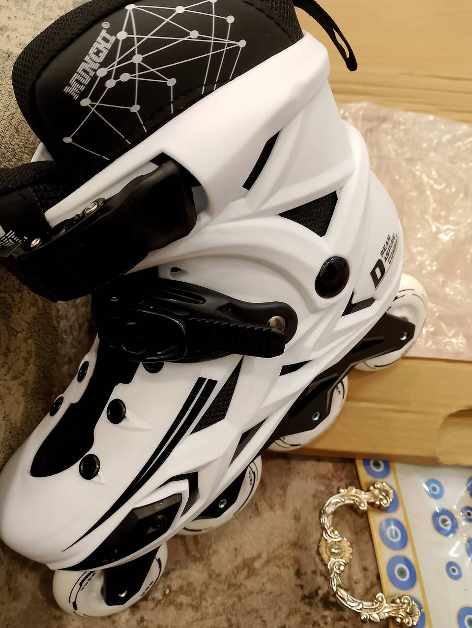 سكيت للبيع كسر كارتونه 25 قفل *********** بغداد جسر ديالى الجديد الكرغوليه
