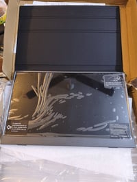 شاشة • ١٥.٦ بوصة