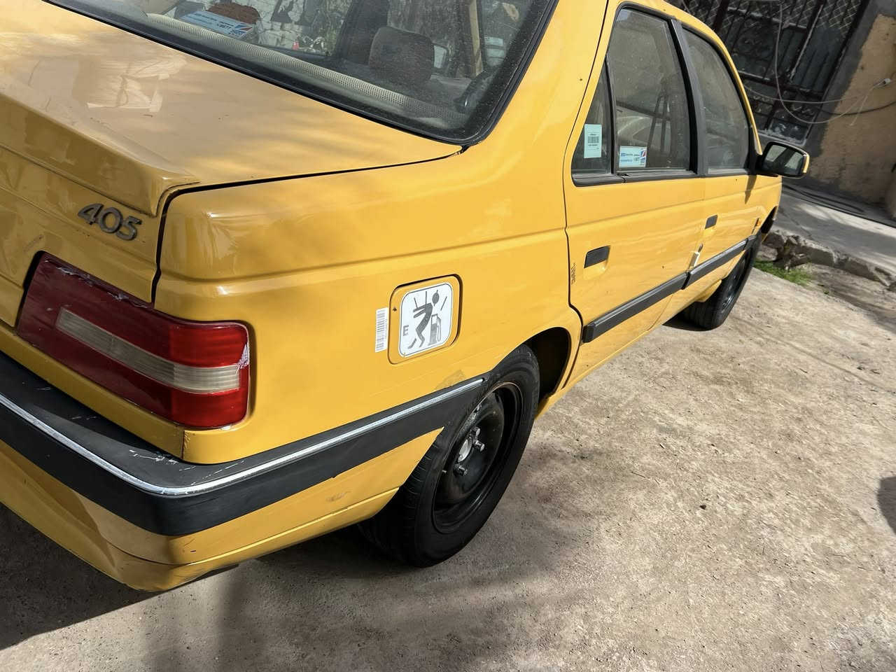 سلام عليكم بيجو لميس موديل2016 دشبول عالي مكفوله من الضربه كير جديد داينمو جديد كهربائيات كله شغاله صدر جديد السعر 50 وبيه مجال ***********
