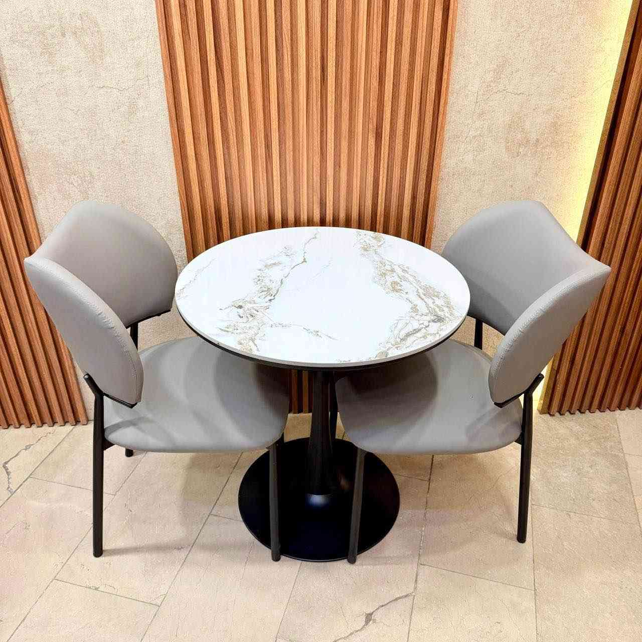 ⬇️ تخفيضات العيد ⬇️

سيت استراحة  ميز طعام وكرسيين
سطح الميز رخام مزجج 
قياس الميز  70* 70 سم 
الكراسي دوشمة جلد وارجل حديد 
السعر 135 الف 🥇
وتوجد خدمة توصيل بغداد, العراق


**إذا كنت صاحب هذا الإعلان وتريد حذفه لأي سبب، رجاءا أرسل رسالة إلى الدعم الفني**