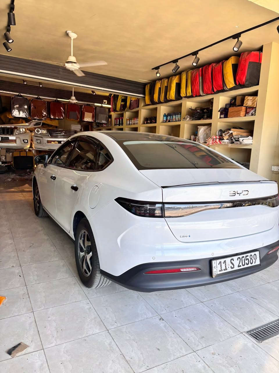 سلام عليكم BYD سيل 05
موديل 2025 
لون ابيض 
السياره جديده وجاهزه هيه وملحقاتها 
عليها اضافات كله اصليه المواصفات المعروفه النص فول سياره ماشيه 5000 فقط قابل لزياده 
سياره تحويل بأسمي 
التواصل على الرقم فقط 🚨 
رقم ***********
