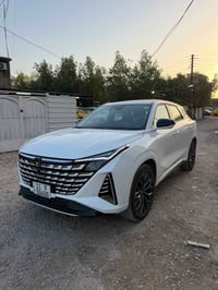 يوني z 2025   ماشية 2000 فقط بعدهة زيرو مرقمة كاملة بدون ملاحضات السيا...