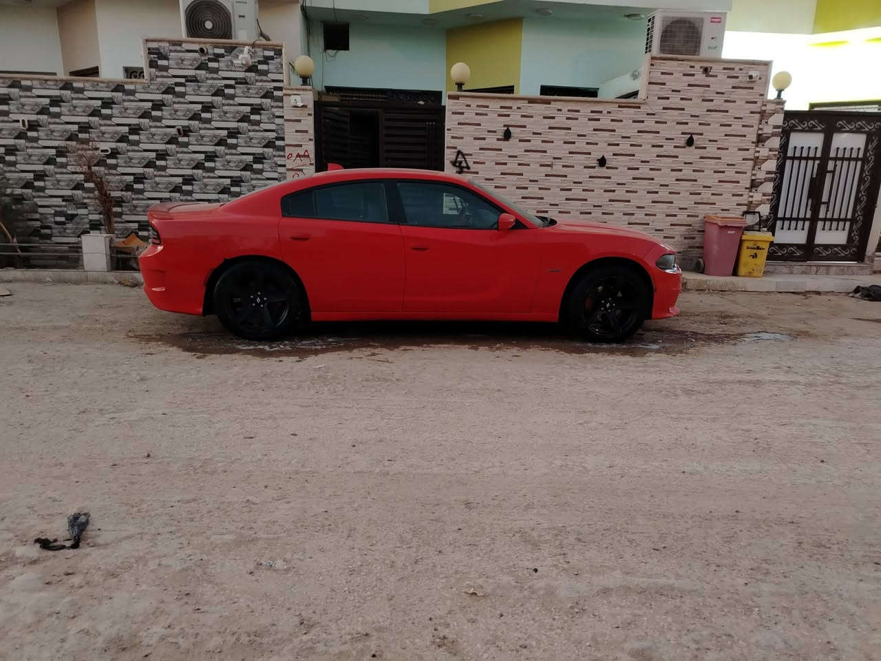 جارجر rt 5700 سوبر تراك باك طبعا سيارة توني حدثتة قبل يومين صور قبل وبعد تحديت srt
فول عدا الفتحة
مكينة جديدة بالكارتون قبل شهر شادهة 
كير وحدادية وتبريد مكفولات
مبية كل نقص دير سلف وتطلع  
ويل 20 نجمة خسفة قوية وتخم تاير جدد
دكمة سبورت 
رادار امامي تحديد مسار
رادار خلفي
مري هيتر ورادار جانبي نقطة عمياء وقلاب 
كشنات تدفئة تبريد
ستيرن تدفئة 
شاشة جبيرة وكامرة
الكشنات كهرباء والسايق ميموري 
مراية تعتيم 
السيارة موديل 15 رقم بغداد سنوية لل28 
الحادث فقط بنيد مبدل وبارد حك 4 اصابع بجاملغ عكس سايق  صور الحادث مرفقة
السعر 186
مكان السيارة الديوانية المركز 
***********
