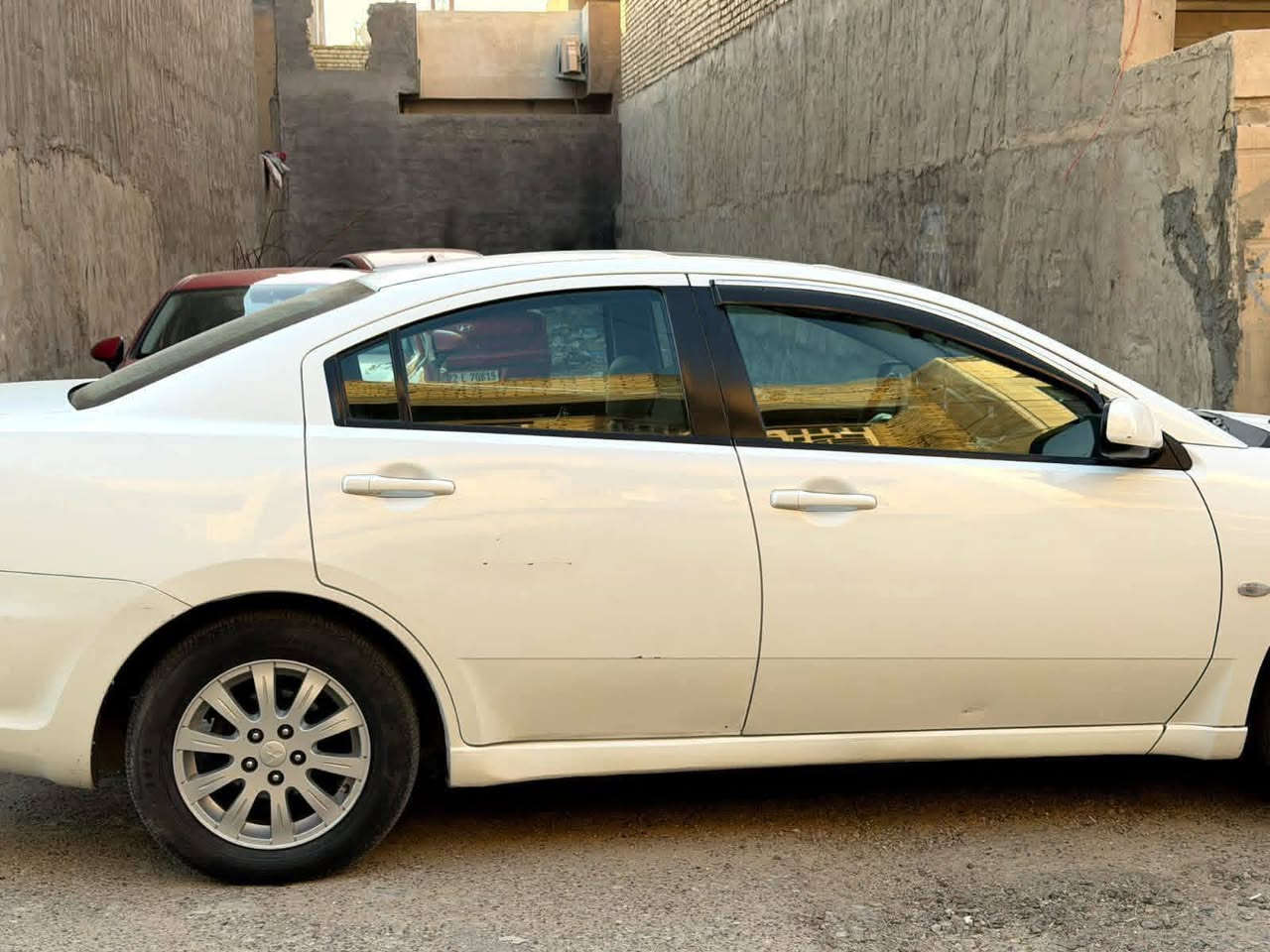 سلام عليكم 
ميتسوبيشي كالنت 2011 خليجي حره 
رقم بغداد هزه ساقطه سنويه لحد 2028
سياره فول مواصفات 1/1
منظومه زنون عالي ناصي 
منظومه غاز جديده 
محرك 2400 مكفول 
كير مفتوح الكيس فقط
سونار موجود   
باب السائق صبغ معجون 
جاملغ الامامي صبغ معجون 
باب الخلفي بارد قليل 
الدوسه صفحتين صبغ فقط 
العنوان/ بغداد حي الجهاد 
السعر / 110 وبيها مجال 
رقم /*********** واتساب موجود بغداد, العراق
