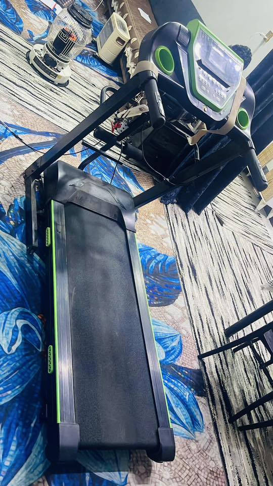 السعر 325 الف 
جهاز جري للبيع الحجم الجبير يتحمل وزن عالي 
،،،نوع جبلي،،،وبي mb3,,,دبل ماطور استعمال كلش قليل مكانه نجف ،،، واتساب ***********
