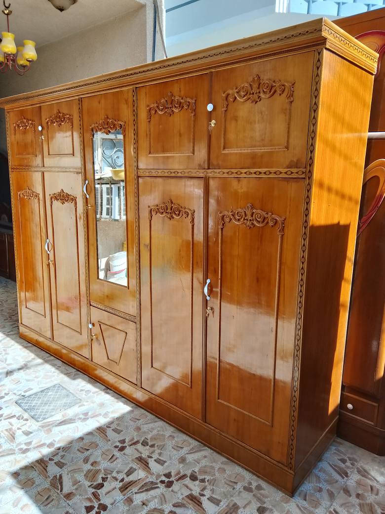 السلام عليكم كنتور 5باب طابقين للبيع السعر 225+بوفيه افراش مترين ونص ام المعرض للبيع السعر 125 وبيهن مجال المكان نجف الاشرف الشراي يتصل على الرقم وبي واتساب ويوجد خدمه توصيل داخل النجف *********** النجف, العراق
