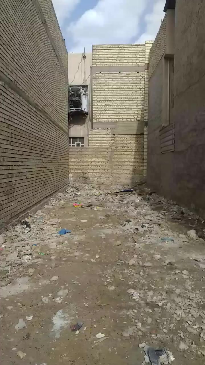 بيع مشتملات طابو صرف وزراعي سند ٢٥ منطقة الشعب
مكتب الصادق للعقار والمقاولات العامة
مهندس قصي *********** واتساب

١. طابو صرف الجزائر 
مشتمل٤٠ متر طابو صرف بالسند ٣٣ متر واقع حال ٤٠ متر طابقين نص عمر قرب ثانوية الشعب
السعر ٦٥ مليون وبي مجال

٢. طابو صرف الديوان
مشتمل طابو صرف المساحه 55 م العنوان الشعب الديوان شارع 15 مقابيل العيادة الشعبيه السعر 70 وبي مجال 

٣. طابو صرف الجمعية
مشتمل ٥٠ متر طابقين يحتوي على مطبخ واستقبال وغرفتين نوم وخدمات السعر ٩٠ مليون

٤. طابو صرف الجزائر
بيت مساحتة ٨٠متر واجه ٣.٦٠ نزال ٢٢ ونص بناء الفينات بي غرفتين نوم فوك وجوة استقبال وصالة وخدمات ومطبخ بالاخير 
السعر ١٦٠ مليون

٥. طابو صرف الصحة
بيت مساحة ٧٨ متر واجهة ٤ م والنزال ١٩.٥ بي ٣ نوم واستقبال وصالة وخدمات فوك وجوه  تسليم مفتاح 
السعر ٢٣٥ وبي مجال بظهر الصحة من جهة عدن

٦. طابو صرف الديوان
 بيت طابو ملك صرف المساحه ٨٠ متر الواجهه ٤ والنزال ٢٠ طابق ونص غرفتين نوم صحيات  منورين حولي درج مطبخ البيت كلش نضيف وجاهز مكانه نهايه شارع ٢٥ الديوان عل يسار ثاني فرع الجمعيه قرب مدرسه العراق الجديد وبفرع كلش هادء السعر ١٢٠ مليون وبي مجال

٧. زراعي سند ٢٥ حي الكوثر
قطعة ١٠٠ متر  واجه ٥ نزال ٢٠ سند ٢٥ السعر ٩٠ مليون وبيها مجال بسيط مقابل الطابو مقابل شارع الصحة خدمات كاملة وتبليط 

٨. زراعي سند ٢٥ حي الكوثر
بيت ١٠٠ متر سند ٢٥ واجه ٥ نزال ٢٠ طابق ونص مدخلين بناء نص عمر 
يحتوي على غرفتين نوم واستقبال وصالتين وخدمات ٢ وطرمة مقابل شارع الصحة السعر ١٤٠ وبي مجال خدمات كاملة وتبليط 

٩. زراعي سند ٢٥ حي الكوثر
مشتمل ٥٠ متر ركن وجه ١٠ ووجه ٥ متر طابقين يحتوي على استقبال ومطبخ وغرفتين نوم وخدمات
السعر ٩٠ مليون مقابل الصحة

١٠. مشتملات خلفي ٥٠ متر عدد ٢ طابقين
يحتوي على غرفة نوم وصالة وخدمات ومطبخ السعر ٥٠ مليون 
مقابل الصحة

١١. زراعي مشمول بالتطويب حي الكوثر
بيت ١٠٠ متر واجه نزال ٢٠ طابق ونص قديم ينباع بسعر قطعة قابل للسكن او الهدم مدخلين يحتوي على غرفتين نوم واستقبال وصالة وخدمات وكراج
السعر ٧٥ مليون خدمات كاملة وتبليط

١٢. زراعي مشمول بالتطويب حي الكوثر
بيت ١٠٠ متر زراعي مشمول بالتطويب واجه ٥ نزال ٢٠ طابق ونص مدخلين بناء نظيف جدا
يحتوي على غرفتين نوم واستقبال وصالتين وخدمات ٣ وطرمة  قرب شارع ابو حكيم السعر ١٠٥ مليون خدمات كاملة وتبليط 

١٣. زراعي مشمول بالتطويب حي الكوثر
بيت ١٠٠ متر زراعي مشمول بالتطويب واجه ٥ نزال ٢٠ طابقين ونص مدخلين بناء نص عمر 
يحتوي على غرفتين نوم واستقبال وصالتين ومطبخ وخدمات ٢ وكراج كبير  قرب شارع ساحة علاء نجف السعر ١٠٥ مليون وبي مجال خدمات كاملة وتبليط 

١٤. زراعي مشمول بالتطويب حي الكوثر
مشتمل ٦٠ متر زراعي مشمول بالتطويب واجه ٥ نزال ١٢ طابق واحد مدخلين على شارع ٢٠ عريض شارع ابو عزرائيل يحتوي على استقبال معزول ومطبخ معزول وغرفة نوم وخدمات وطرمة ومنور
السعر ٧٢ مليون وبي مجال بسيط خدمات كاملة وتبليط 

١٥. زراعي مشمول بالتطويب حي الكوثر
مشتمل ١٠٠متر زراعي مشمول بالتطويب واجه ٥ نزال ٢٠ طابق واحد قديم قرب ساحة علاء نجف
السعر ٩٠ مليون وبي مجال خدمات كاملة وتبليط 

للأستفسار مراسلة مكتب الصادق للعقار
مهندس قصي *********** واتساب 

ملاحظة/ نستقبل عروض عقاراتكم لدينا للبيع او الايجار لعرضها في مكتبنا .. 

ملاحظة٢/ لدينا عروض بناء بأسعار مناسبة وعمل تحت اشراف هندسي ومواد أصلية مفحوصة مختبريا
عروضنا تبدأ من سعر ٣٢٥ الف للمتر تسليم مفتاح
و١٧٥ الف للهيكل
وأيضا نعمل بنظام الاشراف الهندسي براتب مليون دينار شهريا للمهندس المشرف على مواقعكم..
