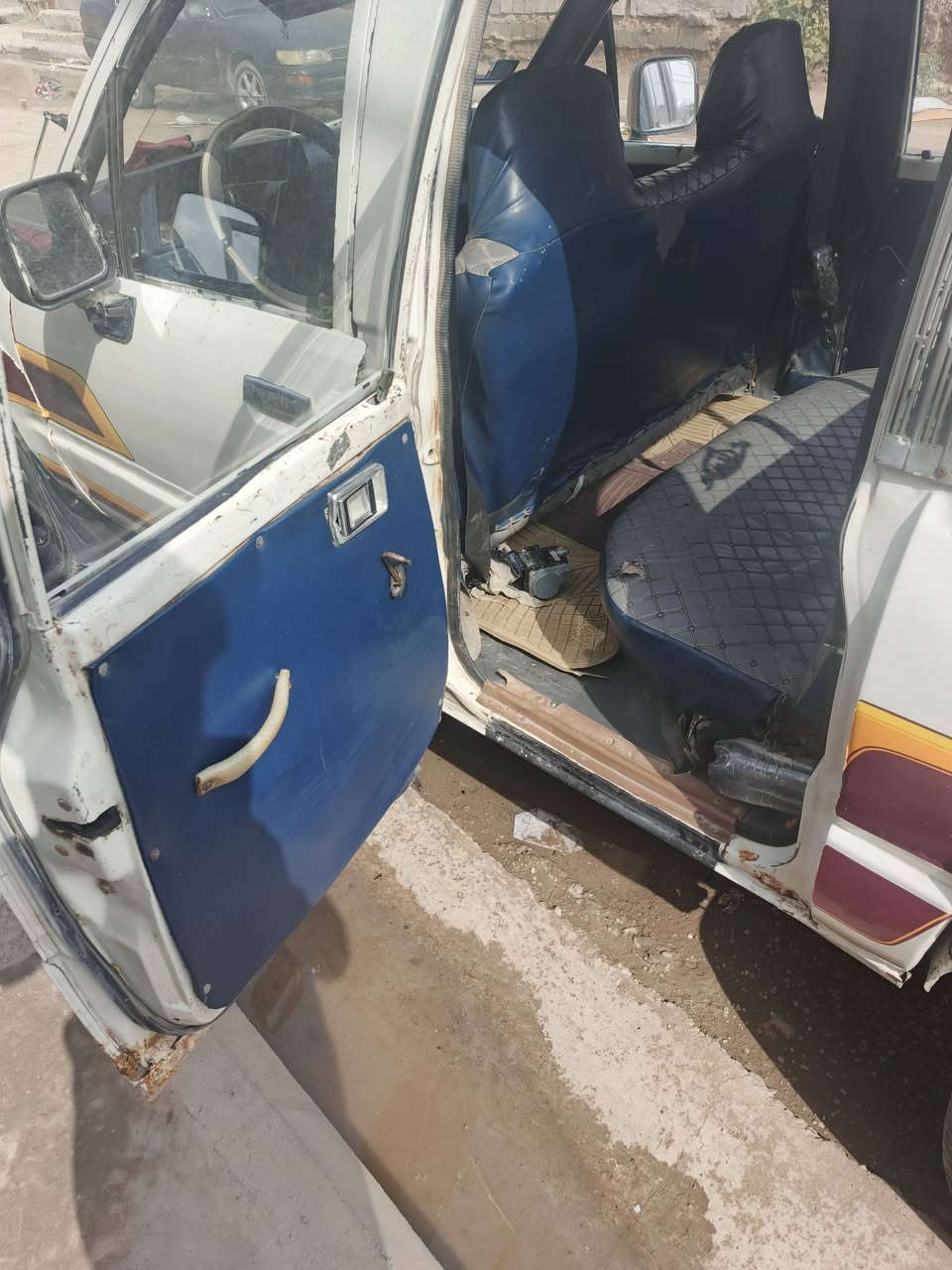 بيكم للبيع موديل 88رقم انكليزي لل 2030 تحويل مباشر ثانيوم مكينه وكير واكسل وشاصي مكفول العنوان واسط اهستوني محول ابسمي السعر 35 وبيهه مجال ***********
