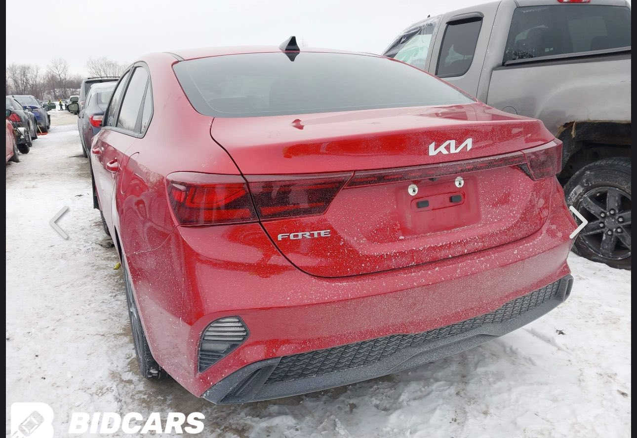 سلام عليكم 
البيع كياه فورتي 
موديل 2023
بدون رقم 
باقي بيه بارد 
حداثه واضح  
بل صور 
سعر ١٣٥
عنوني البياع
***********
