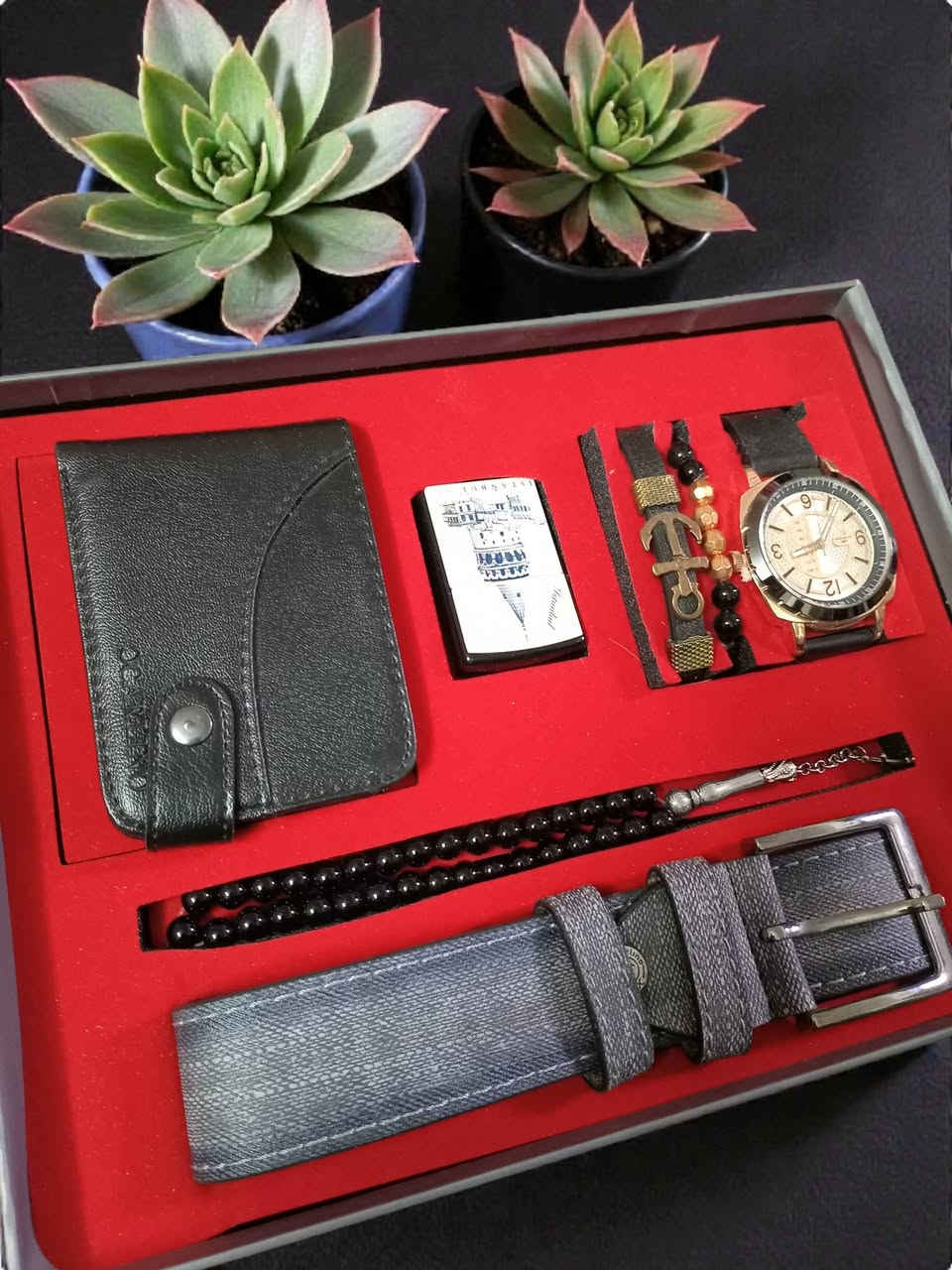 صحاب الذوق الراقي سيت رجالي ونسائي ماركة تركية (  goldenpower ) اناقة و جمال والاسعار بلاش مفرد بسعر جملة واكو جملة
توجد خدمة توصيل لكل محافظات مجانا
للتواصل ***********
