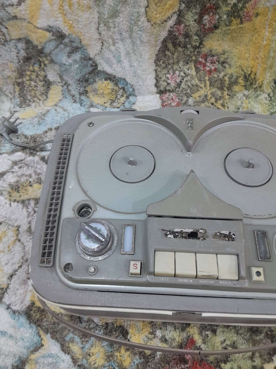 مشغل تيب اكاي شغال يحتاج فقط قايش الماني اصلي 
السعر ٤٠


**إذا كنت صاحب هذا الإعلان وتريد حذفه لأي سبب، رجاءا أرسل رسالة إلى الدعم الفني**