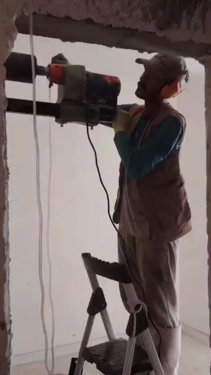 الحمدلله الذي علم الانسان ما لم يعلم والصلاه والسلام على النبي الامين محمد صلى الله  عليه وسلم)
يتوفر لدينا كوسرة قص الحياطين وفتح الابواب والشبابيك وكتر قص الشوارع+ ويوجد أيضاً جهاز تثقيب كور فتحات سبالت ومرشحات ومزاريب وفتح تكت التبريد المركزي 

شركه تبارك الرحمن بادارة كرم ابو علي 

العنوان زمار شارع المكافحة 

رقم الهاتف: ***********
